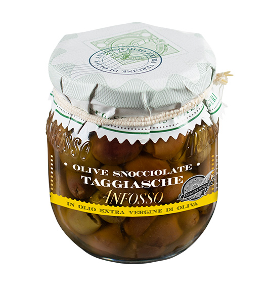 Taggiasche Oliven entsteint in Olivenöl